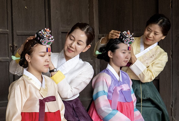외국인 유학생들 ‘갓 쓰고 비녀 꽂고’