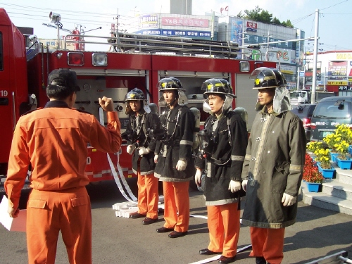 '전 직원 공기호흡기 장착 완료!' 경산소방서 현장활동..