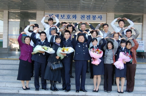 경산경찰서 신임순경 환영식새내기  4명 부모와 함께 참..