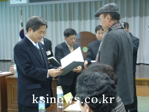 경산시 정책자문위원 위촉  대학교수, 민간단체, 공무원..