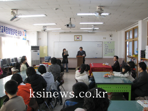 2007 발명영재단 수료식지난해 발명반을 수료한 20명..