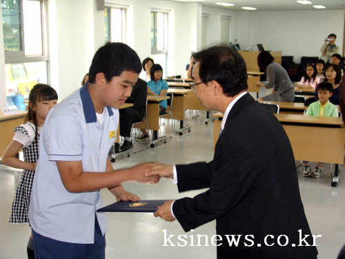 선관위 공명선거백일장 시상식 가져 글짓기, 포스터, 가..