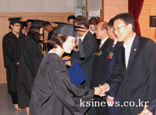 하양공설시장 상인대학 졸업 상인의식개혁 위주 교육.....