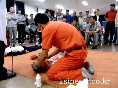 경산지역 ‘구조·응급처치 순회교육’ 보건교사, 구급차운..