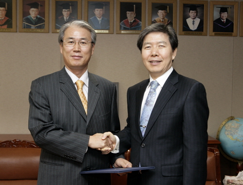 권오을 前의원, 영남대 객원교수에~ 정치외교학 특강과 ..