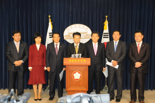 국회 교과위, 한나라당 위원 전원 사퇴![12월 13일..