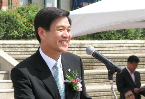 이우경 도의원, 경산시장 ‘출사표’도의회에 사퇴서 제출..