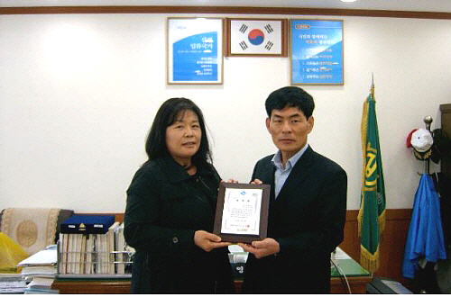 유순애 씨 ‘경북도 도정발전 유공자’ 진량 북3리 이장..