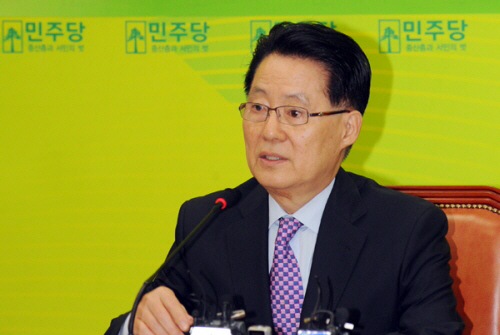 정부현안 철회, 내각 사퇴 요구 박지원 민주당 원내대표..
