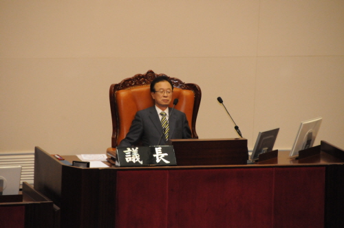 국회, 의장단 및 원 구성 완료! 박희태 의장, 정의화..