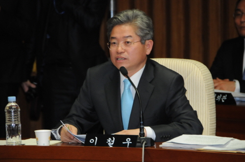 “한강에 인공 독도섬 만들자!” 한나라당 이철우 의원,..
