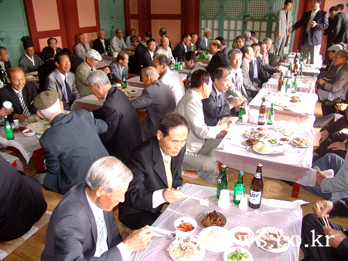 경산향교, 전통 기로연 행사 가져~ 지역 유림들 한 자..