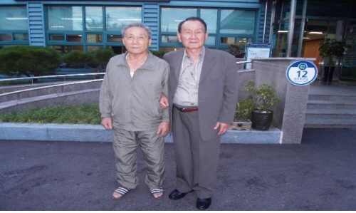 반세기 간 헤어진 소꿉친구 ‘재회’ 동부동 주민센터 복..