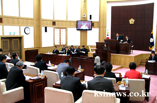 경산시의회, 2011 주요업무보고 청취! 제136회 임..