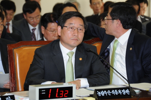 구제역 관련 농식품위 회의 열기로 ‘가축전염병 예방법안..