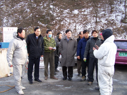 최 장관, 지역 구제역 현장 방문! 방역활동에 한창인 ..