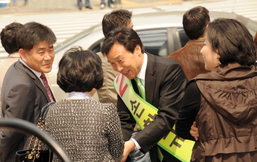 민주당, 분당을에 책임의원제 도입 나홀로 선거운동 중인..