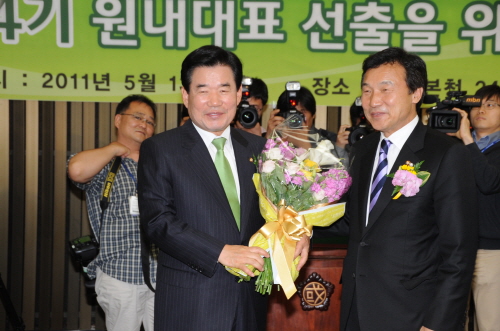 민주당 원내대표에 김진표 의원 당선 82명 가운데 36..