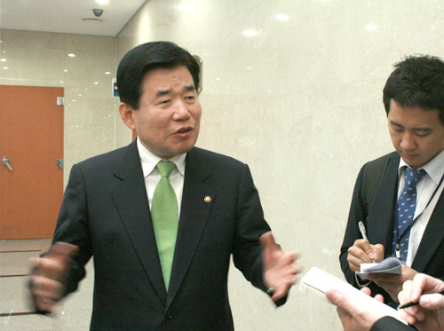 김진표 원내대표 연일 대여 강경 발언 대화와 타협 보다..