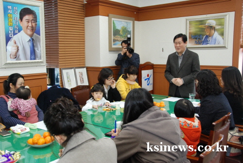 ‘지역 학부모 의견, 총선 공약으로~’ 최경환 의원, ..