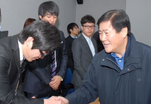 최경환, “청년실업대책 마련하겠다!”  지역 대학 현장..