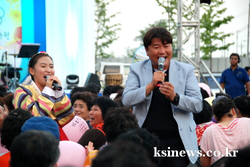 한여름 밤 음악회 “압량벌 달구다!” 시민 1,500여..