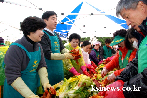 경산새마을회, 사랑의 김치 2천포기 관내 불우이웃 세대..