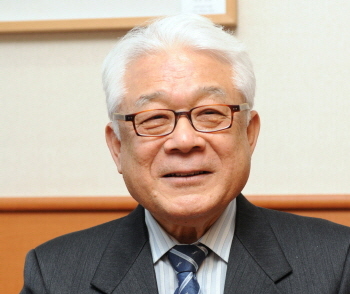 대구가톨릭대 신임 홍철 총장 선임 대통령비서실 경제비서..