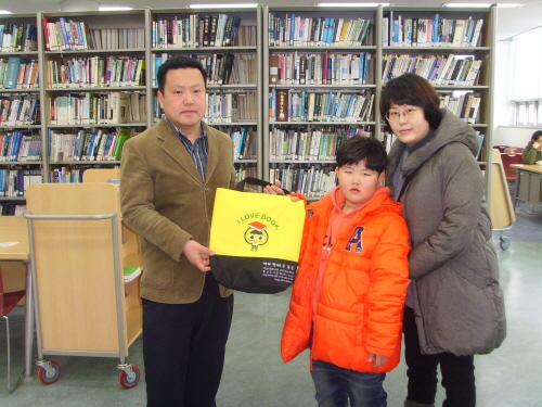 경산 ‘책 읽는 가족’ 및 독후감 공모 시립도서관 가족..