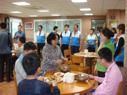 경산음식업회, 장애인시설 무료급식봉사 회원 30여명 자..