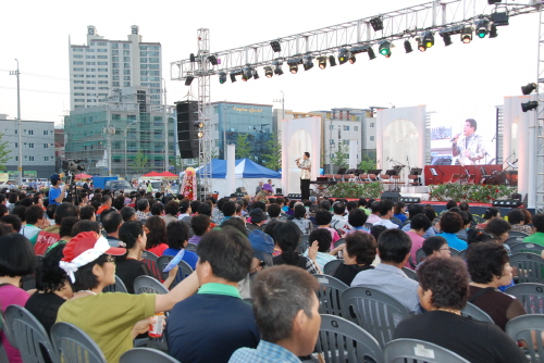 ‘경산 열린음악회’ 시민 호응 속 성료 압량에서 시민 ..