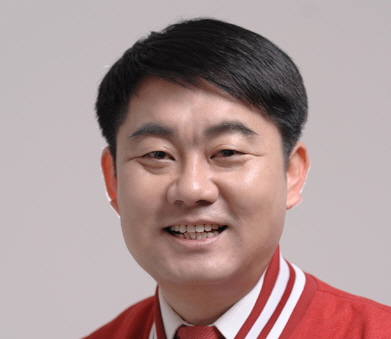 “지역민의 성실한 심부름꾼 될 것!” 윤기현 전 진량청..