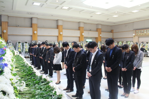 도청 합동분향소, 추모객 ‘발길’ 이어져  시작되는 연..