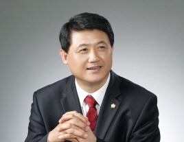 “시민 여러분이 주인입니다!” ‘라’선거구 이천수 당선..