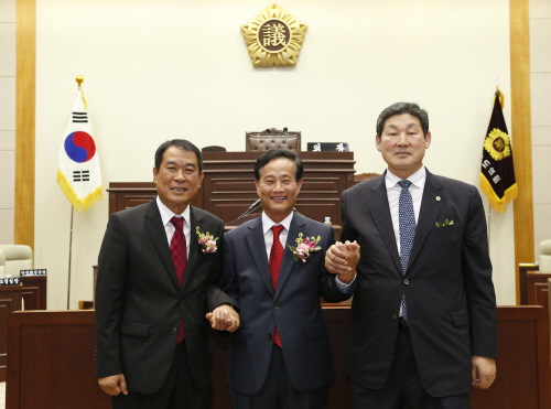 도의회 의장에 안동 장대진 의원 제1부의장에 윤창욱, ..