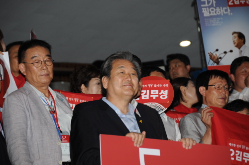 새누리당 당대표 김무성 의원 당선 5만2천706표로 서..