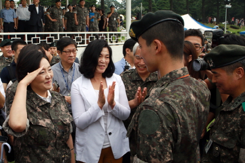 박영선 위원장, 논산 육군훈련소 방문 “다시는 윤 일병..