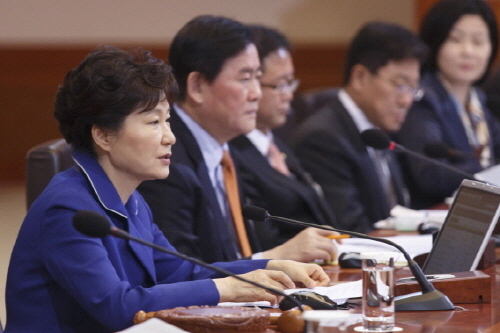 박 대통령, 국회에 예산안 처리 촉구 “예산안 제때 이..