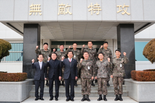 최 시장, 명절 앞 군부대·경찰 위문 군부대 3개소, ..