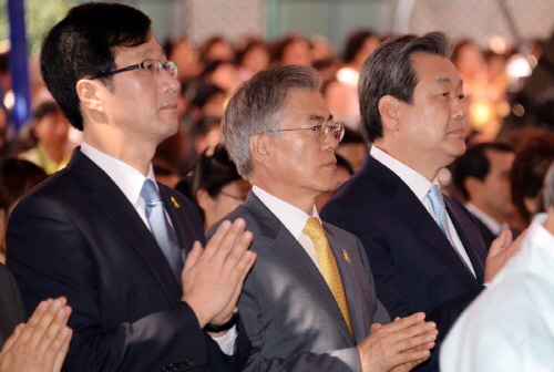 김무성-문재인, 봉축행사에 나란히~ 막힌 정국 헤쳐 나..