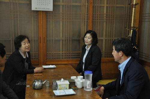 경산署, 순직경찰관 미망인 위로 이상현 서장 “선배경찰..