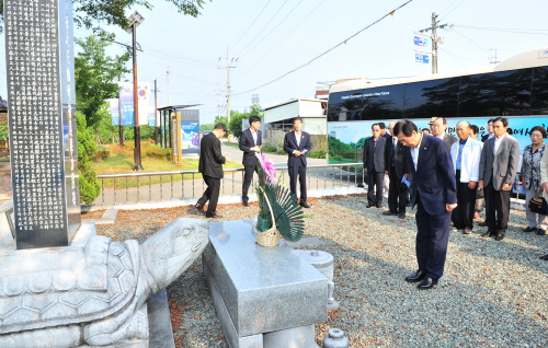 최 시장, 대왕산죽창의거 공적비 참배 광복절 맞아 지역..