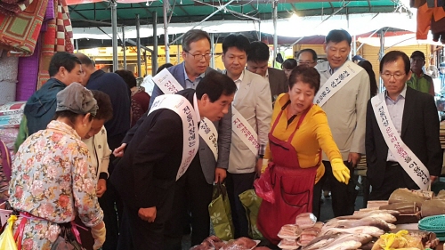 경산시, 명절 앞 ‘전통시장 살리기’전통시장 장보기....