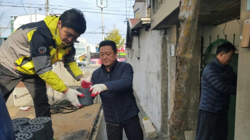 ‘사랑 담은 연탄’ 배달...서부2동 청년회 서부2새마..