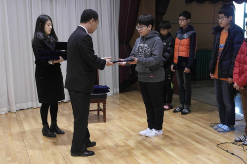 입학생 전원에게 ‘축하 장학금’을~ 자인중 28회 동기..