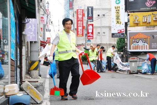 지난 2년...지역경제의 초석 다졌다! 최 시장, 취임..