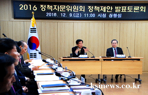 고질적 주차난 “시청에 주차빌딩을~” 정책자문위, 경산..