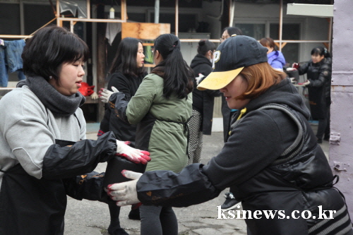 사랑의 온기 전하는 ‘경산맘들’ [포토뉴스] ‘경산맘들..