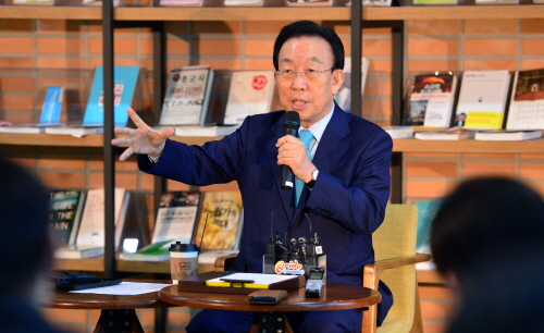 김관용 “현장혁명 멈추진 않겠다” 2주간의 대선후보 경..