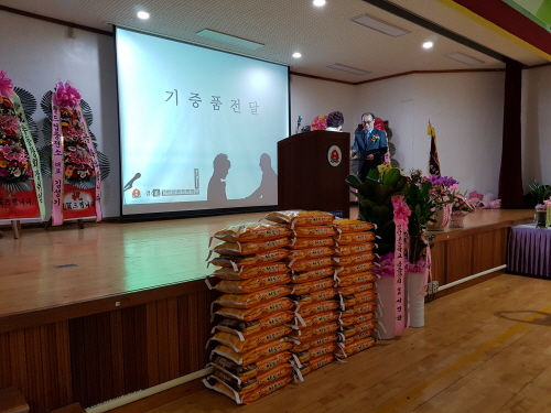 후배사랑 담은 ‘사랑의 쌀’ 경산초 총동창회, 모교에 ..